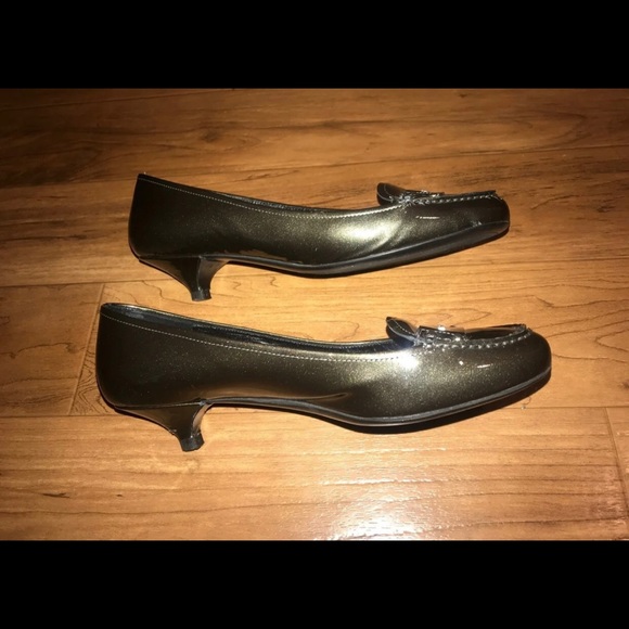 Prada Olive Green Kitten Heels - Picture 4 of 8